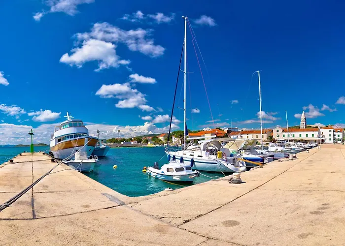 In Sv. Filip I Jakov 53959 *